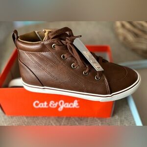 NWT - BOYS CAT & JACK FLORIAN SNEAKERS